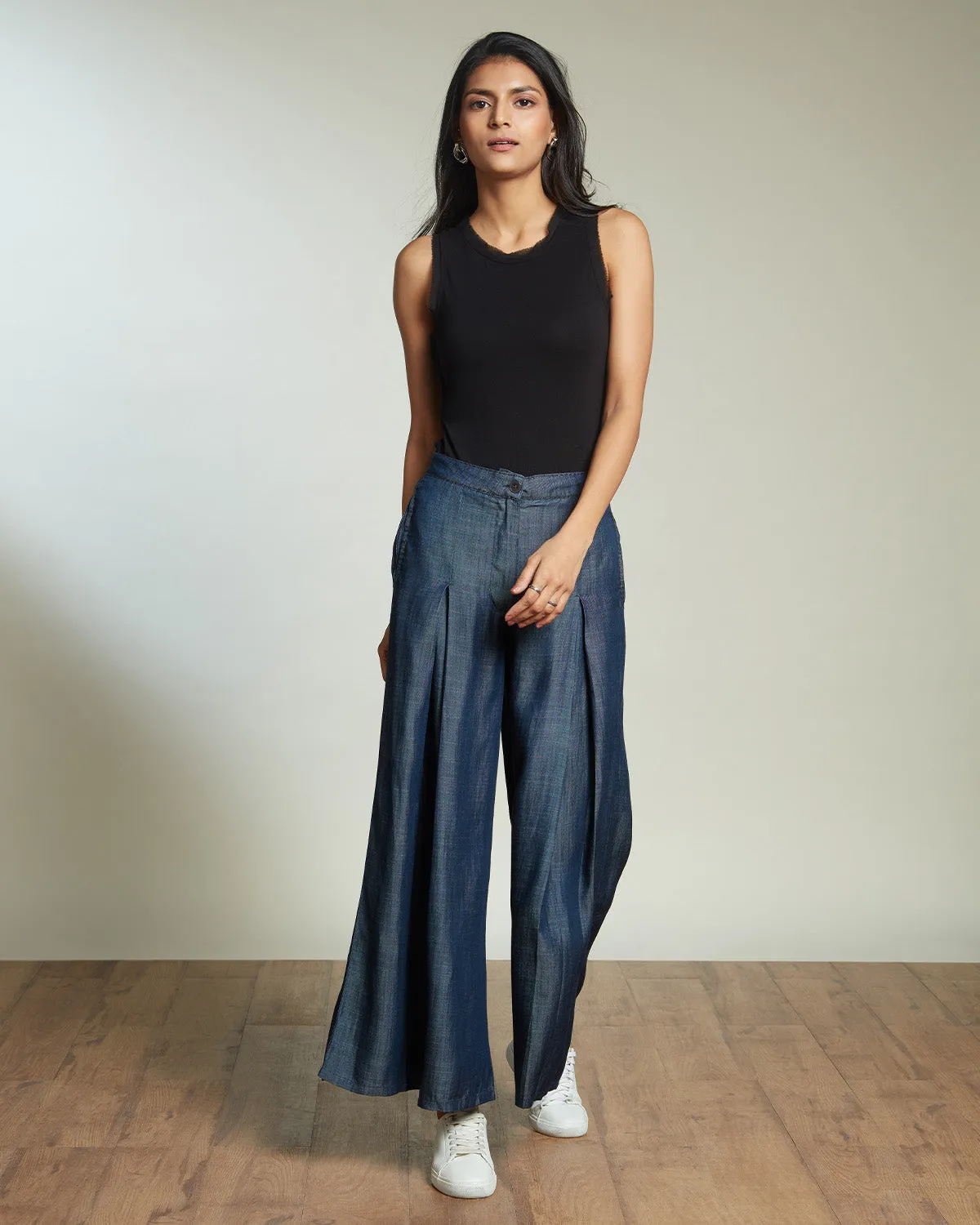 Jinx Wide-Legged Pleated Jeans