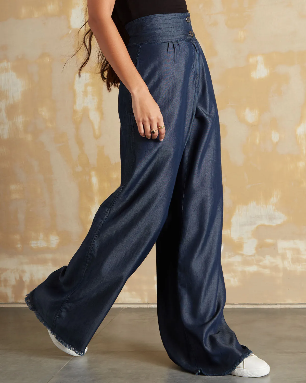 Knock Out Wide-Legged Jeans